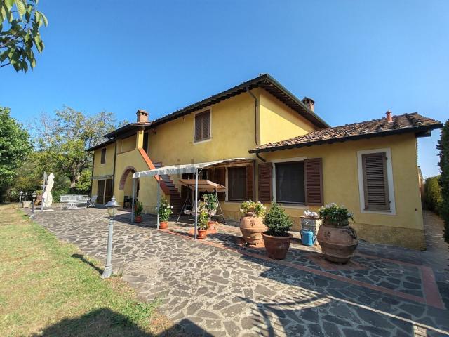 Case e ville in vendita di 440 m² in Via Guglielmo Marconi, 1