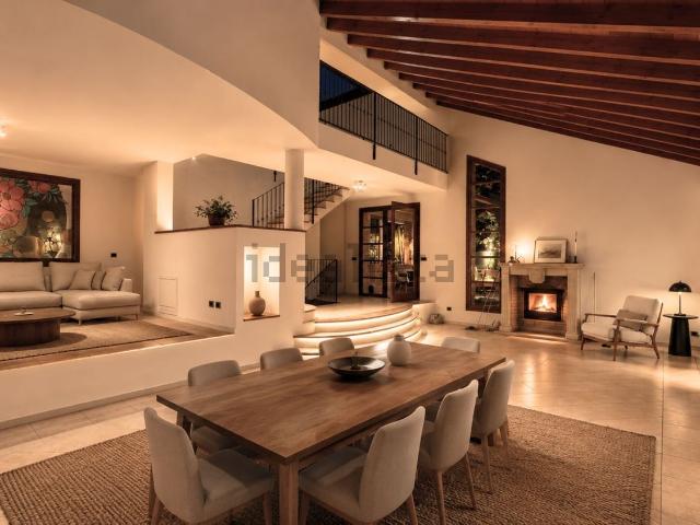 Case e ville in vendita di 440 m² in Via del Golf, 38
