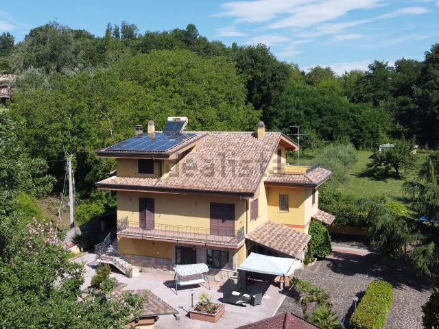 Case e ville in vendita di 440 m² in Via delle 5 Strade, 4