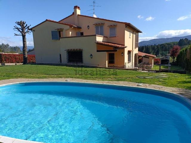 Case e ville in vendita di 440 m² in Via di San Martino, 1