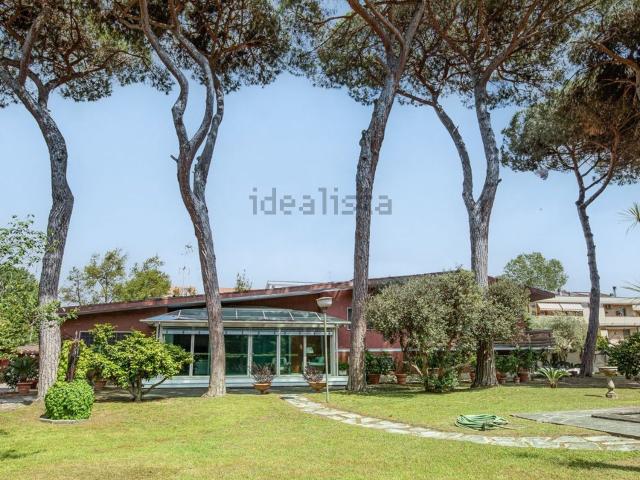 Case e ville in vendita di 440 m² in Via Indipendenza, 148