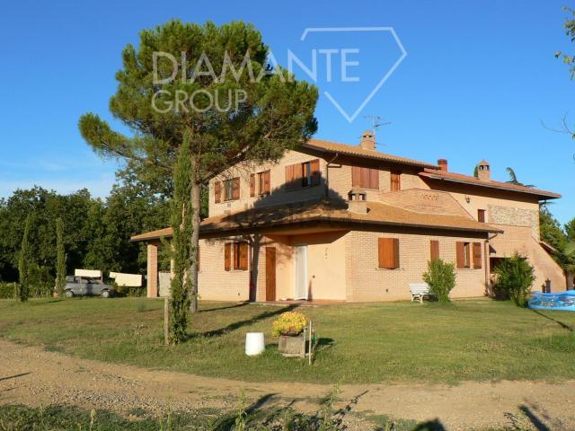 Case e ville in vendita di 440 m² in Via Pozzuolo