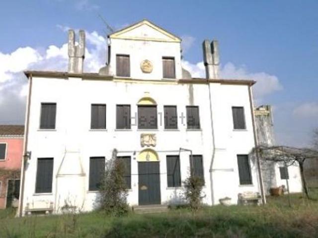 Case e ville in vendita di 443 m² in Via Dosa, 13