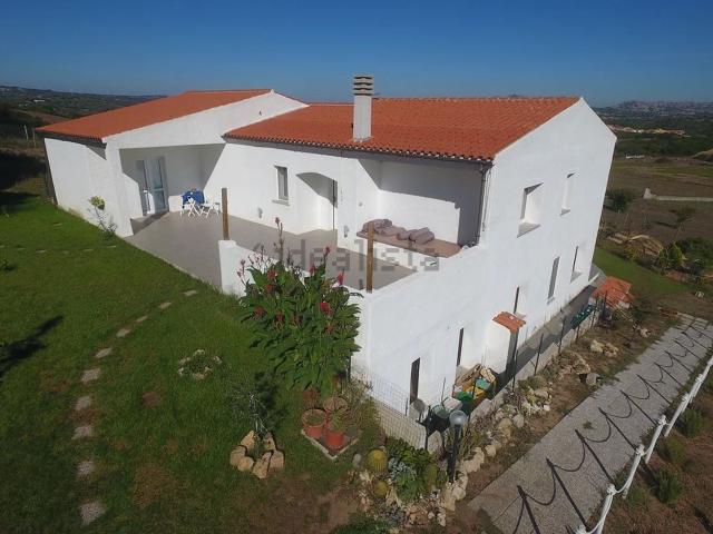 Case e ville in vendita di 444 m²