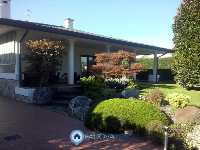 Case e ville in vendita di 445 m² in Via Alcide de Gasperi