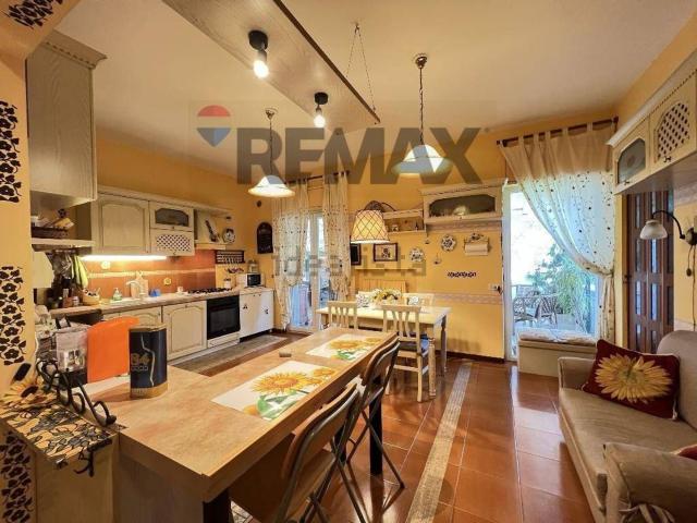 Case e ville in vendita di 445 m² in Via Giuseppe Fanelli, 228