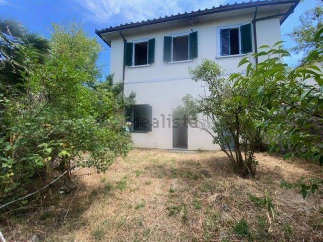 Case e ville in vendita di 445 m² in Via del Podestà
