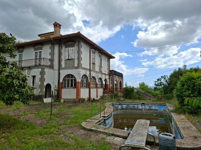 Case e ville in vendita di 445 m² in Via delle Picozze