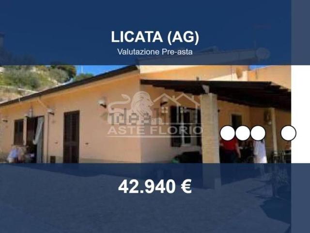 Case e ville in vendita di 445 m² in Via Monserrato