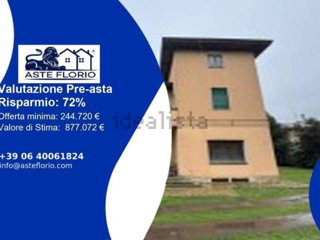 Case e ville in vendita di 445 m² in Via XXV Aprile, 58