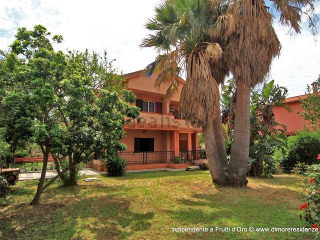 Case e ville in vendita di 445 m² in Strada 2 °