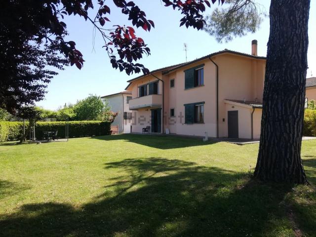 Case e ville in vendita di 447 m² in Via del Giardino