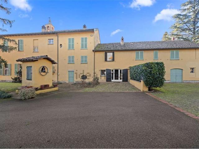 Case e ville in vendita di 447 m² in Strada Cerca, 120