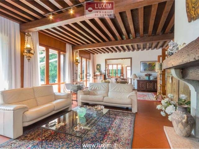 Case e ville in vendita di 450 m²