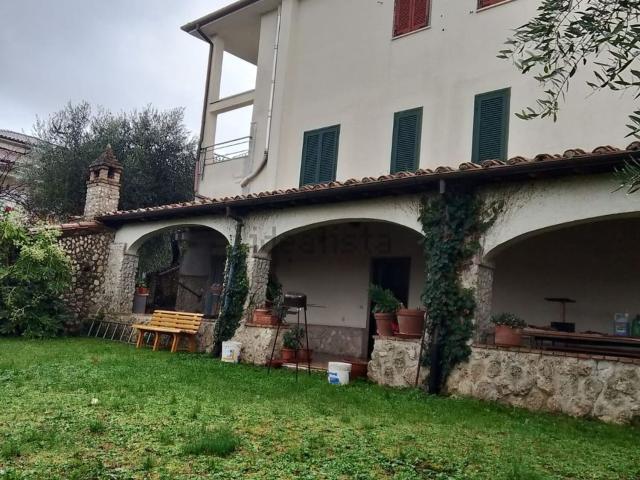 Case e ville in vendita di 450 m²