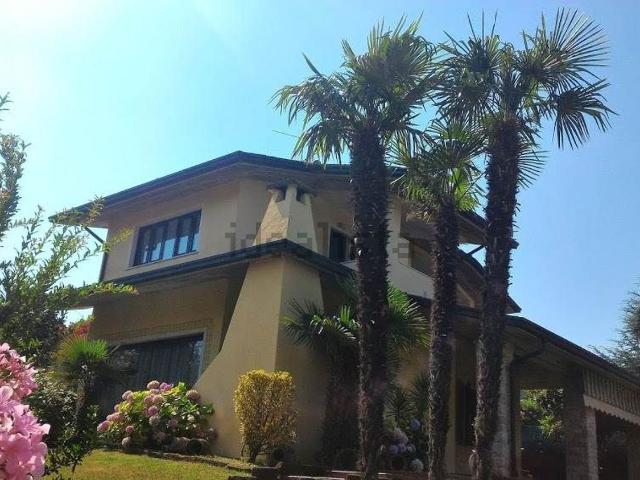 Case e ville in vendita di 450 m²