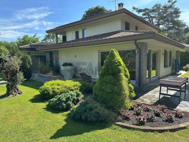 Case e ville in vendita di 450 m²