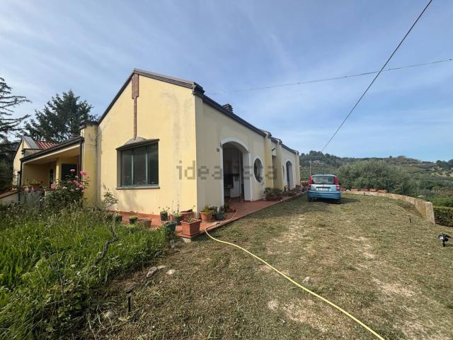 Case e ville in vendita di 450 m²