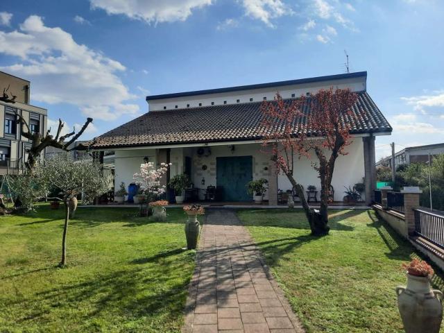 Case e ville in vendita di 450 m²