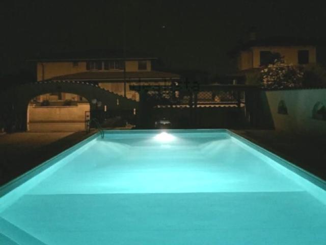 Case e ville in vendita di 450 m²