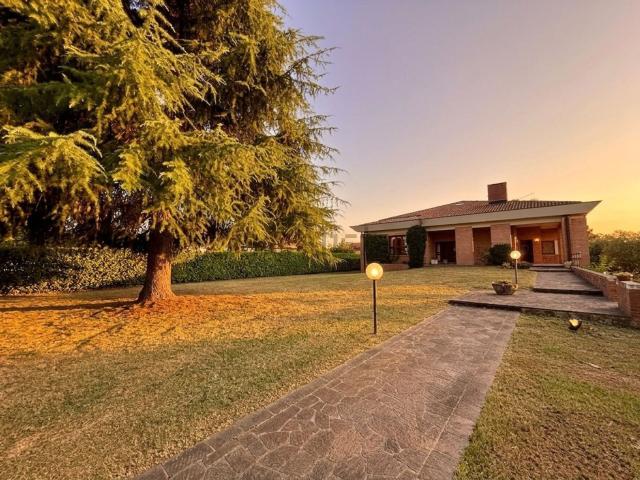 Case e ville in vendita di 450 m²