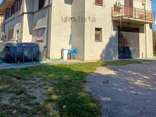 Case e ville in vendita di 450 m² in Via 8 Marzo