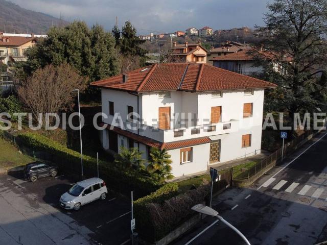 Case e ville in vendita di 450 m² in Via Campofiori