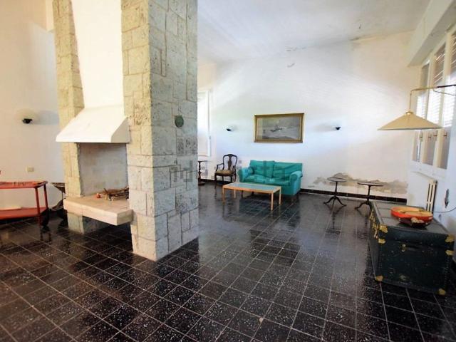 Case e ville in vendita di 450 m² in Via Caniga, 7