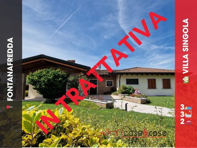 Case e ville in vendita di 450 m² in Via Capri, 12