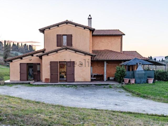 Case e ville in vendita di 450 m² in Via Cusignano