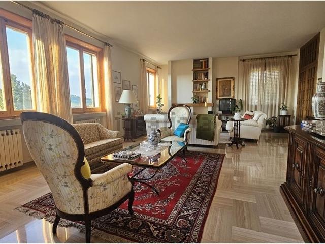 Case e ville in vendita di 450 m² in Via Antonio Gramsci
