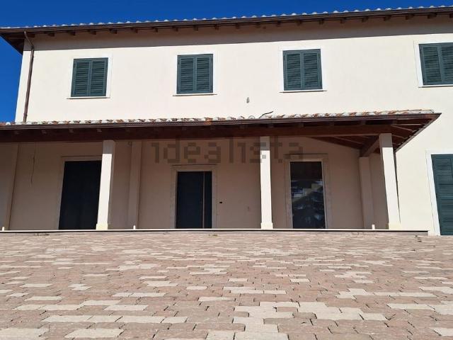 Case e ville in vendita di 450 m² in Via Ariana