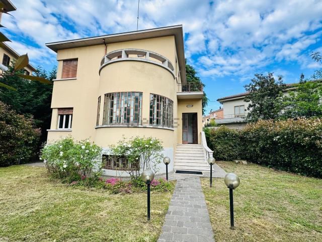 Case e ville in vendita di 450 m² in Via Augusto Murri, 152
