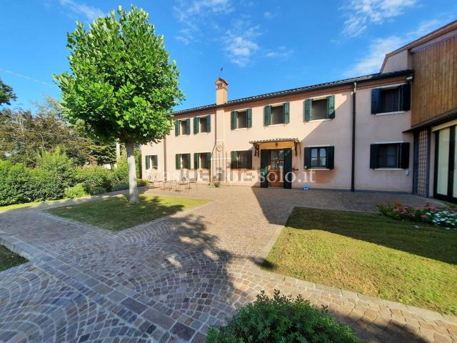 Case e ville in vendita di 450 m² in Via Bovolare, 23