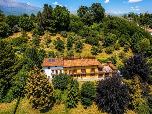 Case e ville in vendita di 450 m² in Via Bel Sito, 22