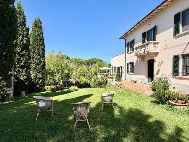 Case e ville in vendita di 450 m² in Via Giuseppe Gori, 56028
