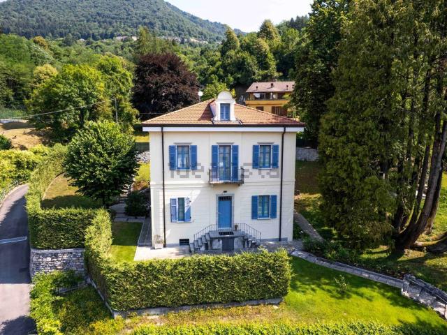 Case e ville in vendita di 450 m² in Via Gireglio, 9