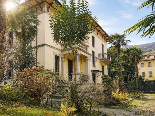 Case e ville in vendita di 450 m² in Via de Bernardi, 8