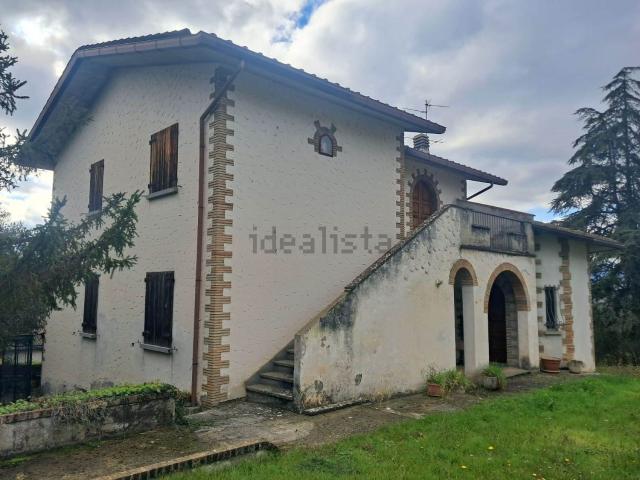 Case e ville in vendita di 450 m² in Via degli Eroi