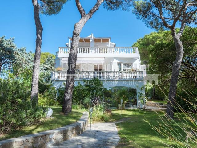 Case e ville in vendita di 450 m² in Via degli Oleastri, 33