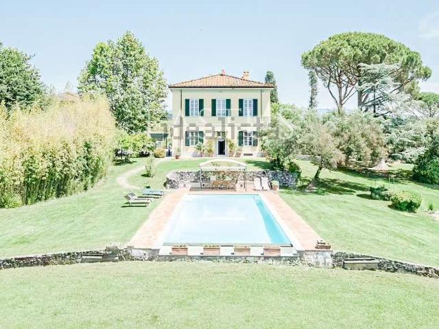 Case e ville in vendita di 450 m² in Via dei Malfatti, 9