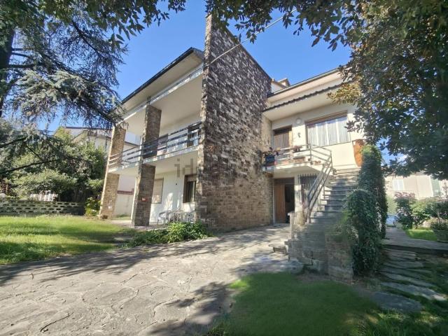 Case e ville in vendita di 450 m² in Via dei Cappuccini