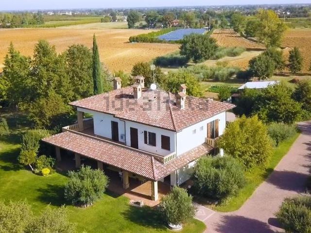 Case e ville in vendita di 450 m² in Via del Braldo, 45
