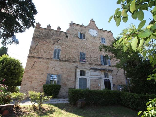 Case e ville in vendita di 450 m² in Via dell&apos Orologio di Sopra
