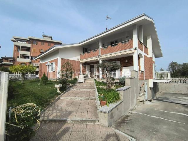Case e ville in vendita di 450 m² in Via della Palazzina