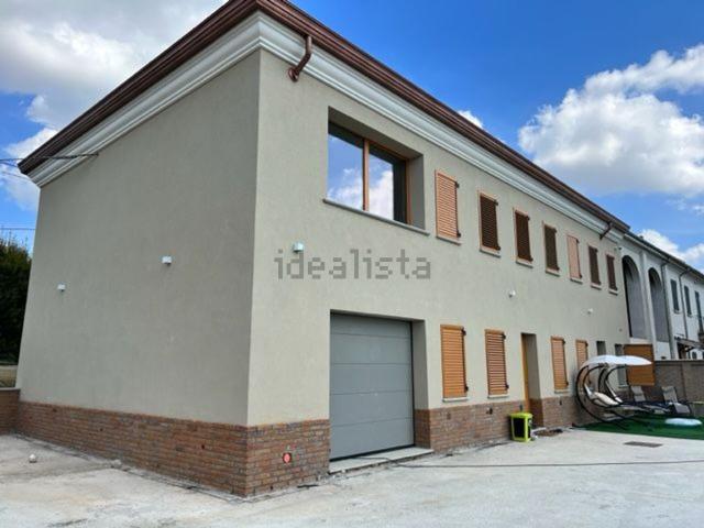 Case e ville in vendita di 450 m² in Via DELLE FONTANETTE, 20