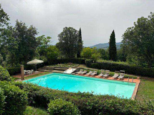 Case e ville in vendita di 450 m² in Via di Petrognano, 39