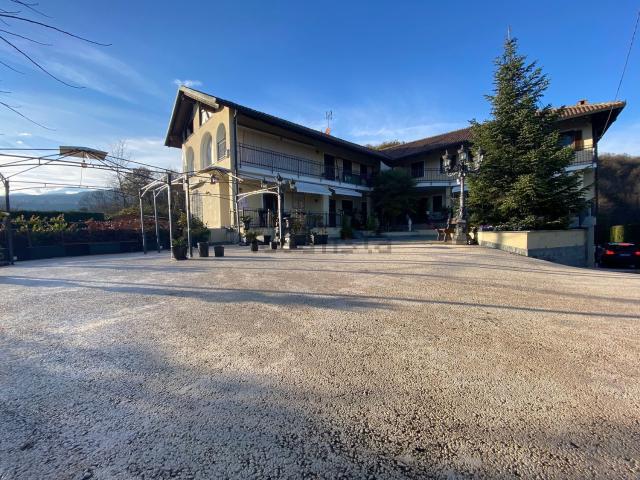 Case e ville in vendita di 450 m² in Via Monte Pirchiriano, 52