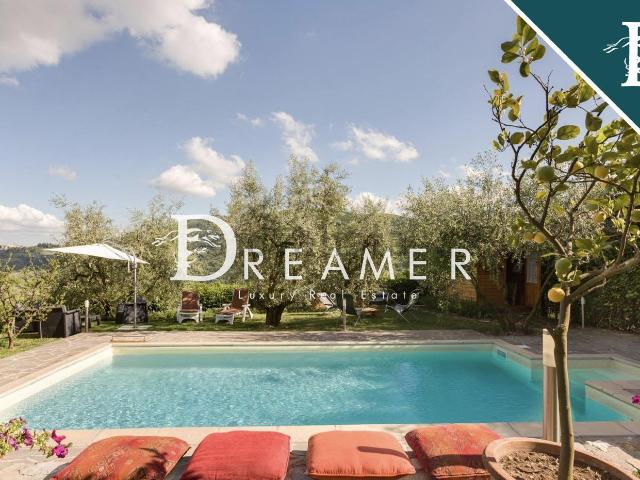Case e ville in vendita di 450 m² in Via Montepilli, 36