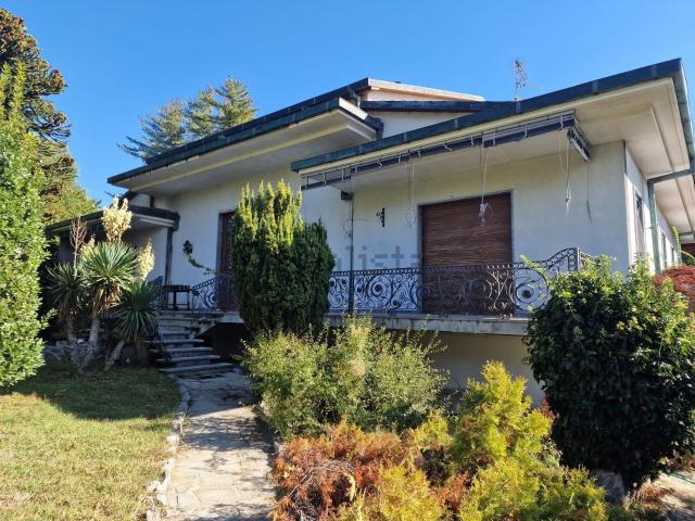 Case e ville in vendita di 450 m² in Via Maddalena, 8